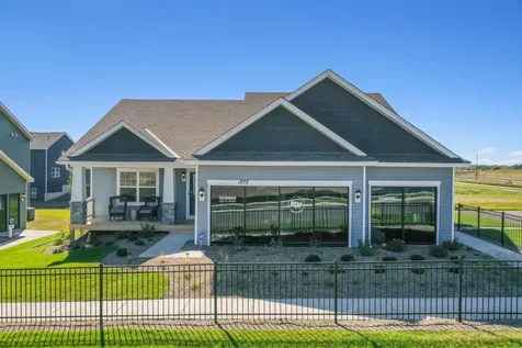 1644 Shasta Drive Shakopee MN 55379