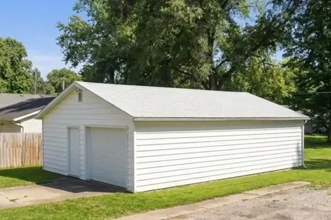 19 12th Street NE Faribault MN 55021