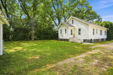 19 12th Street NE Faribault MN 55021