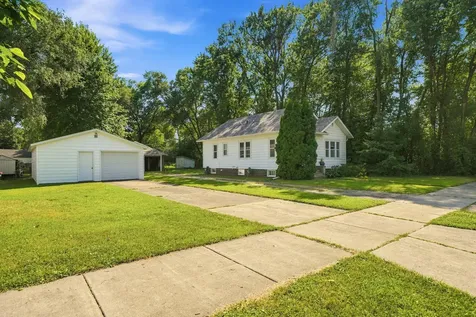 19 12th Street NE Faribault MN 55021