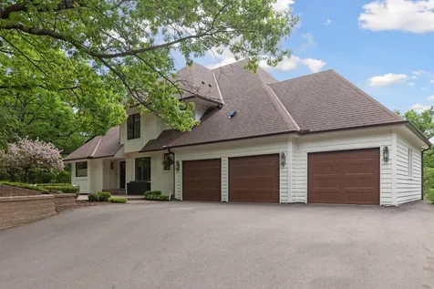 6 Spring Farm Lane North Oaks MN 55127