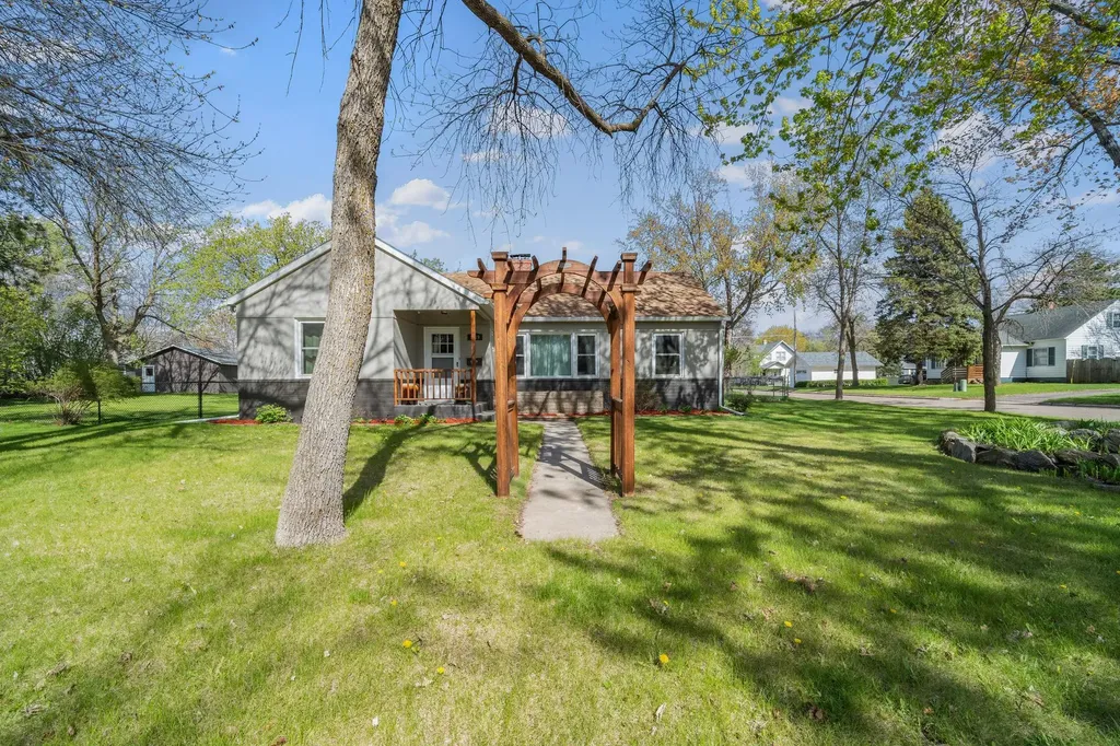 1019 Ash Street Alexandria MN 56308
