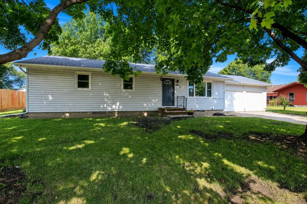 1013 9th Street Gaylord MN 55334
