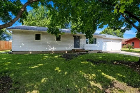 1013 9th Street Gaylord MN 55334
