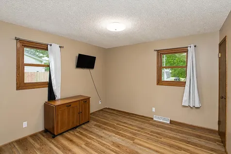 1013 9th Street Gaylord MN 55334