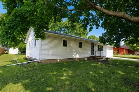 1013 9th Street Gaylord MN 55334
