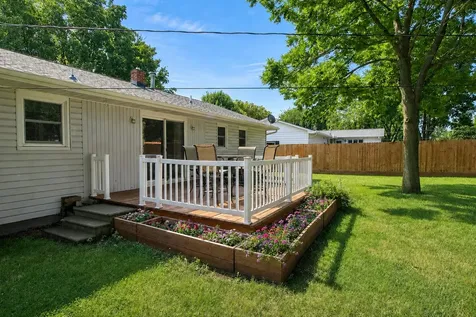 1013 9th Street Gaylord MN 55334
