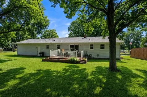 1013 9th Street Gaylord MN 55334