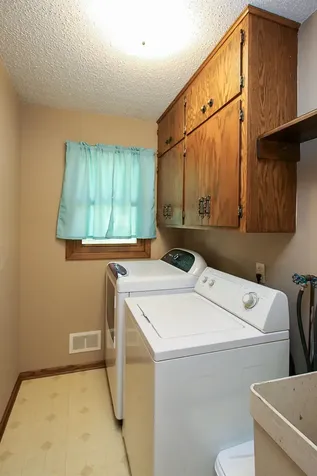 1013 9th Street Gaylord MN 55334
