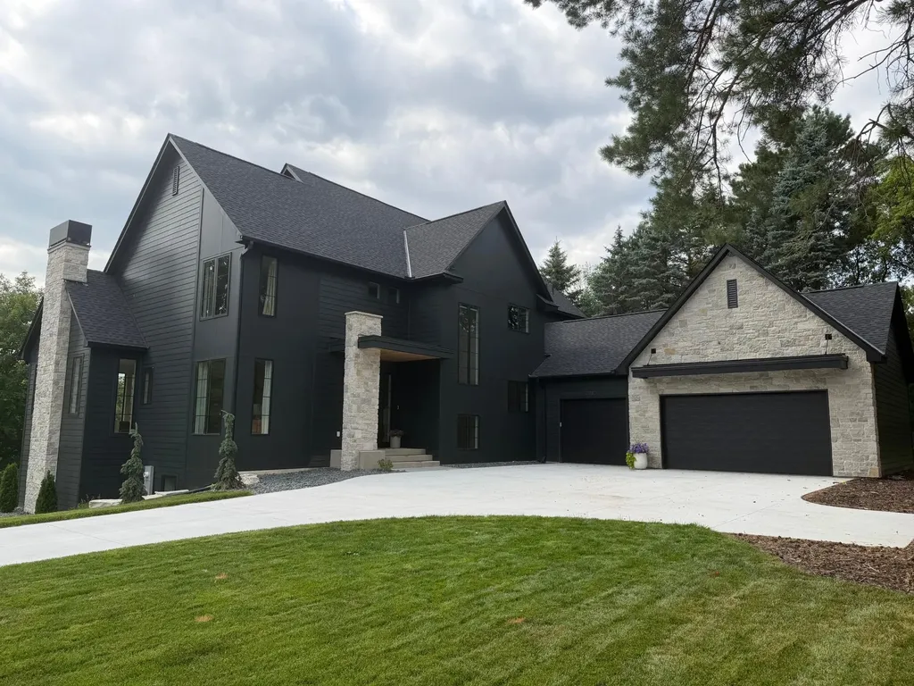 2980 Washta Bay Court Chanhassen MN 55331