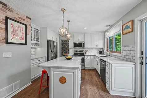 1195 Silverwood Road Woodbury MN 55125