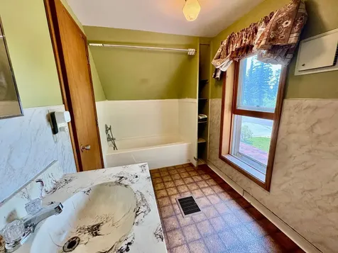 122 2nd Avenue SE Baudette MN 56623