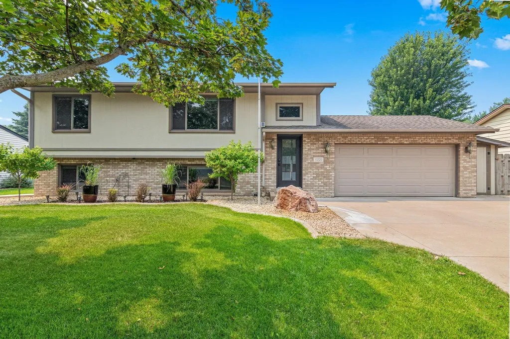 11221 Sumter Avenue N Champlin MN 55316