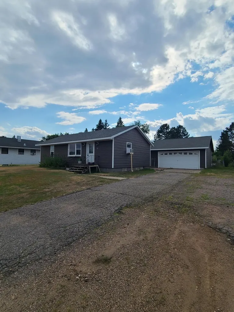 16 Fir Circle Babbitt MN 55706