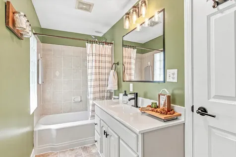 284 Winona Street E Saint Paul MN 55107