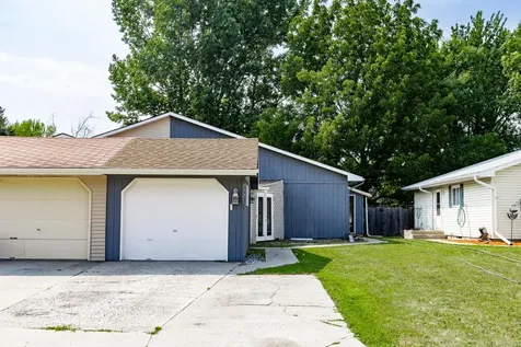 2321 Country Club Parkway Moorhead MN 56560