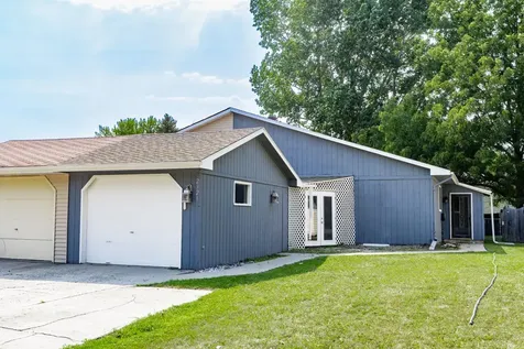 2321 Country Club Parkway Moorhead MN 56560