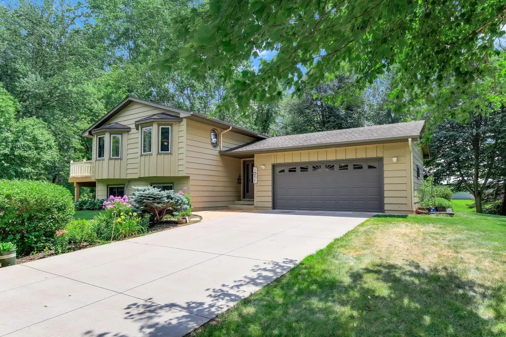 22365 Circle Lane Rogers MN 55374