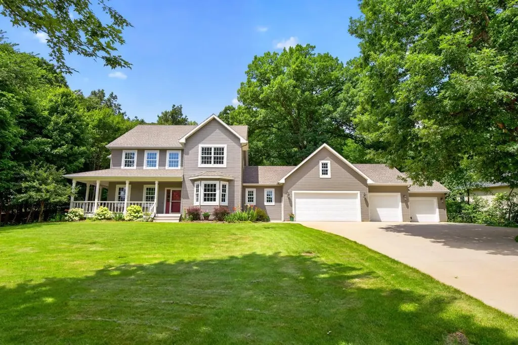 6907 Bluff Lane NW Rochester MN 55901