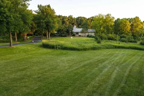 525 Navajo Road W Medina MN 55340