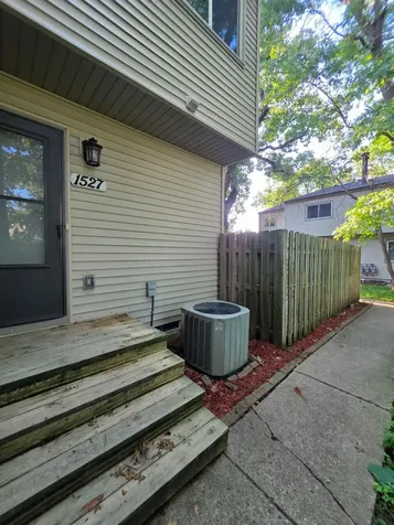 1527 Aspen Drive Eagan MN 55122