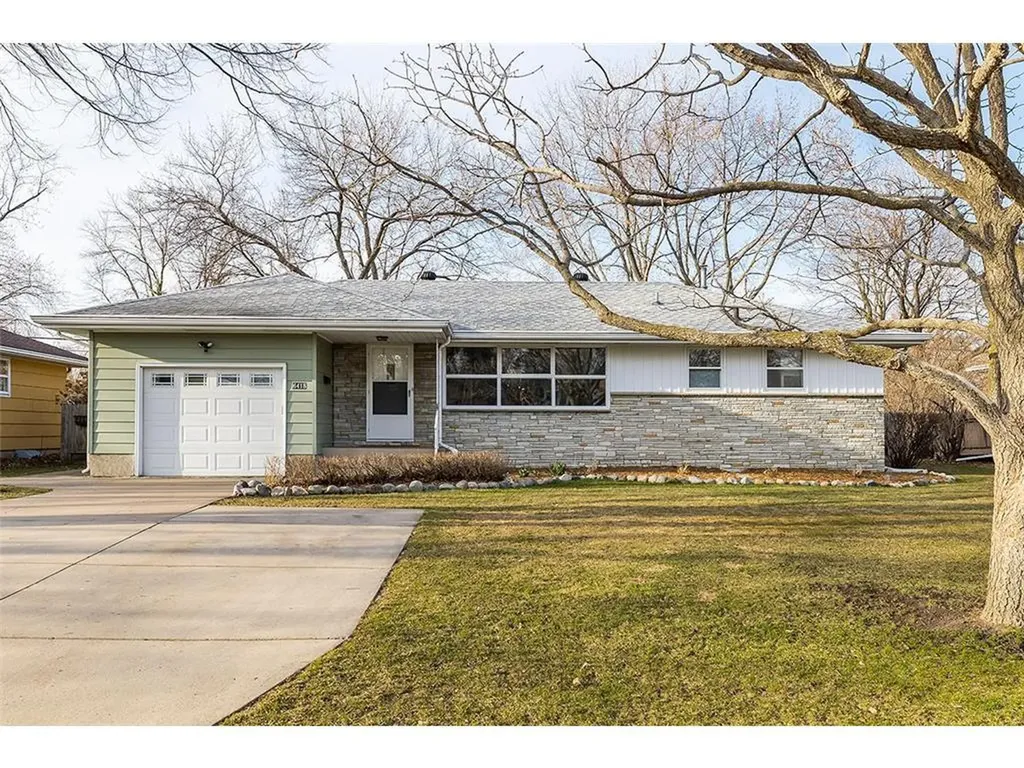 6418 37th Avenue N Crystal MN 55427