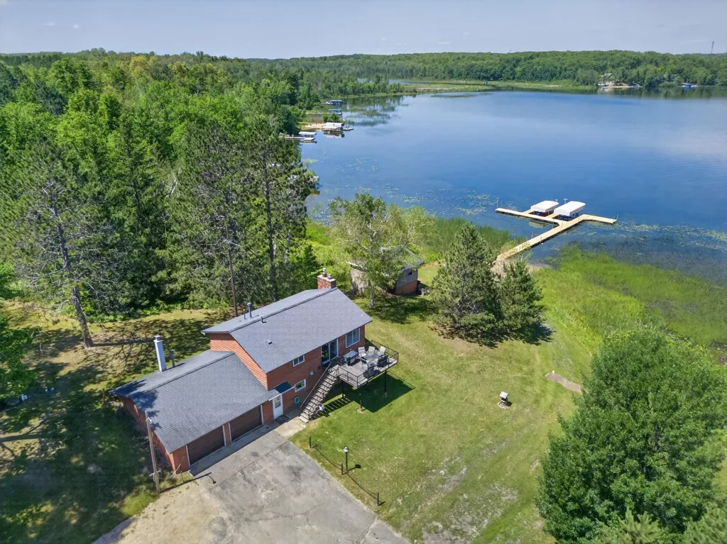 21852 Moose Point Road Cohasset MN 55721