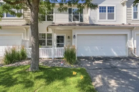 1574 Liberty Circle Shakopee MN 55379