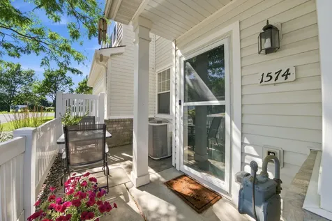 1574 Liberty Circle Shakopee MN 55379