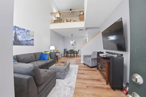 1574 Liberty Circle Shakopee MN 55379