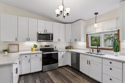 13049 Penn Avenue S Burnsville MN 55337