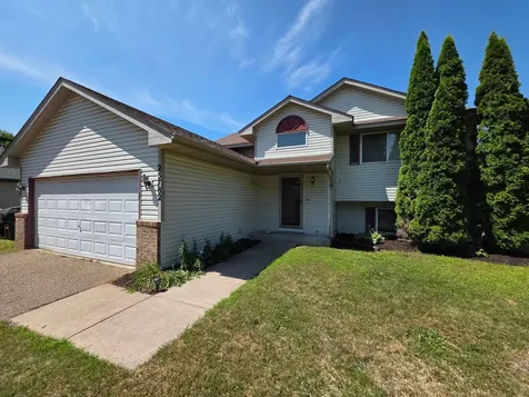 25782 Goldfinch Avenue Wyoming MN 55092