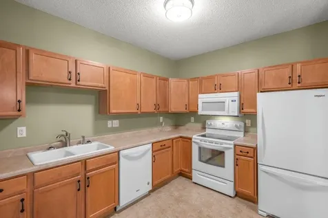 114200 Hundertmark Chaska MN 55318