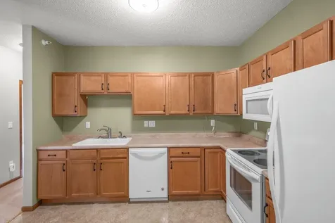 114200 Hundertmark Chaska MN 55318