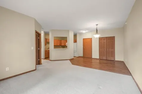 114200 Hundertmark Chaska MN 55318