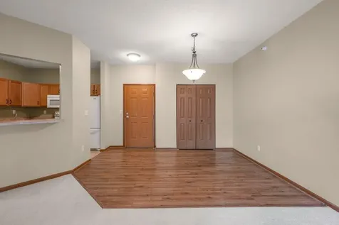 114200 Hundertmark Chaska MN 55318