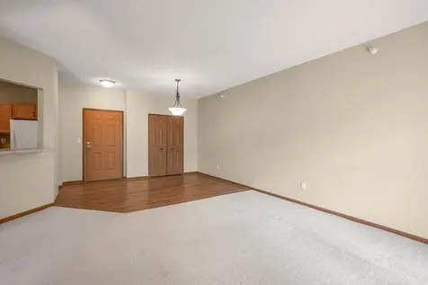 114200 Hundertmark Chaska MN 55318