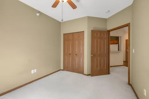 114200 Hundertmark Chaska MN 55318
