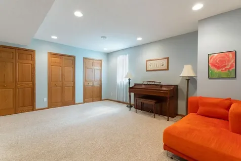 9112 Dunbar Knoll N Brooklyn Park MN 55443