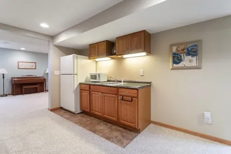 9112 Dunbar Knoll N Brooklyn Park MN 55443