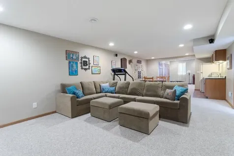 9112 Dunbar Knoll N Brooklyn Park MN 55443