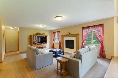 9112 Dunbar Knoll N Brooklyn Park MN 55443