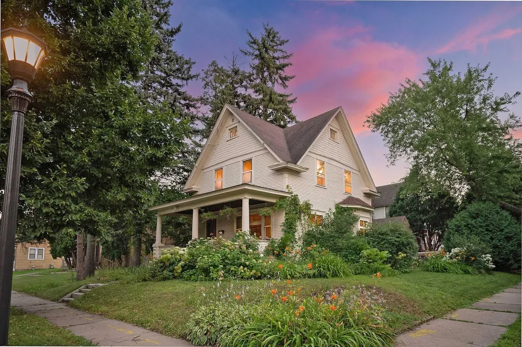 124 Baker Street W Saint Paul MN 55107