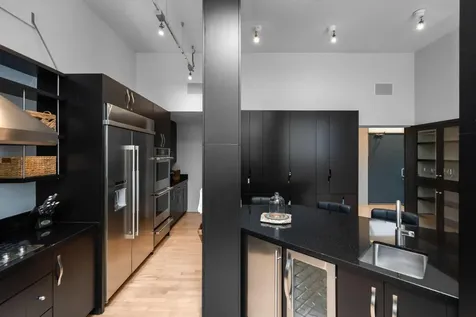 1128 Kenwood Parkway Minneapolis MN 55403