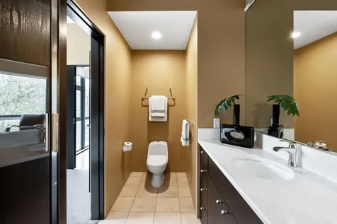 1128 Kenwood Parkway Minneapolis MN 55403