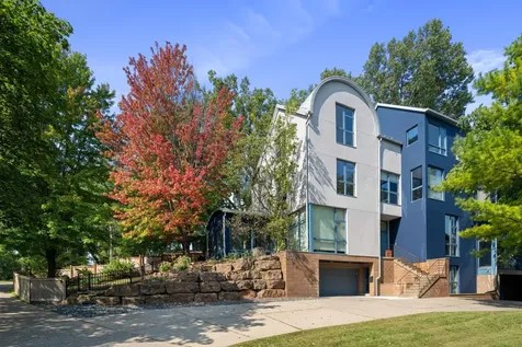 1128 Kenwood Parkway Minneapolis MN 55403