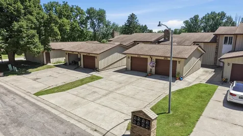 511 Caddy Avenue Moorhead MN 56560