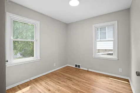 1181 Duluth Street Saint Paul MN 55106