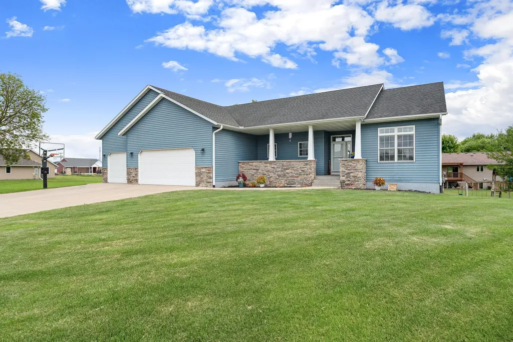 375 Hickory Lane NE Owatonna MN 55060