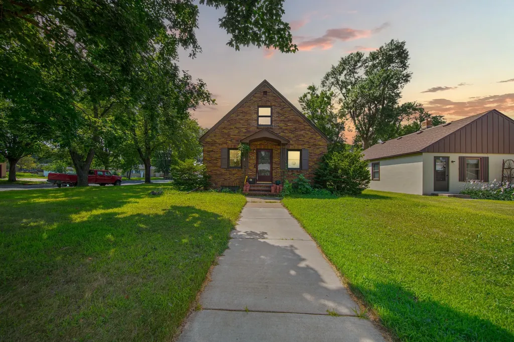 116 E Clinton Street Arlington MN 55307